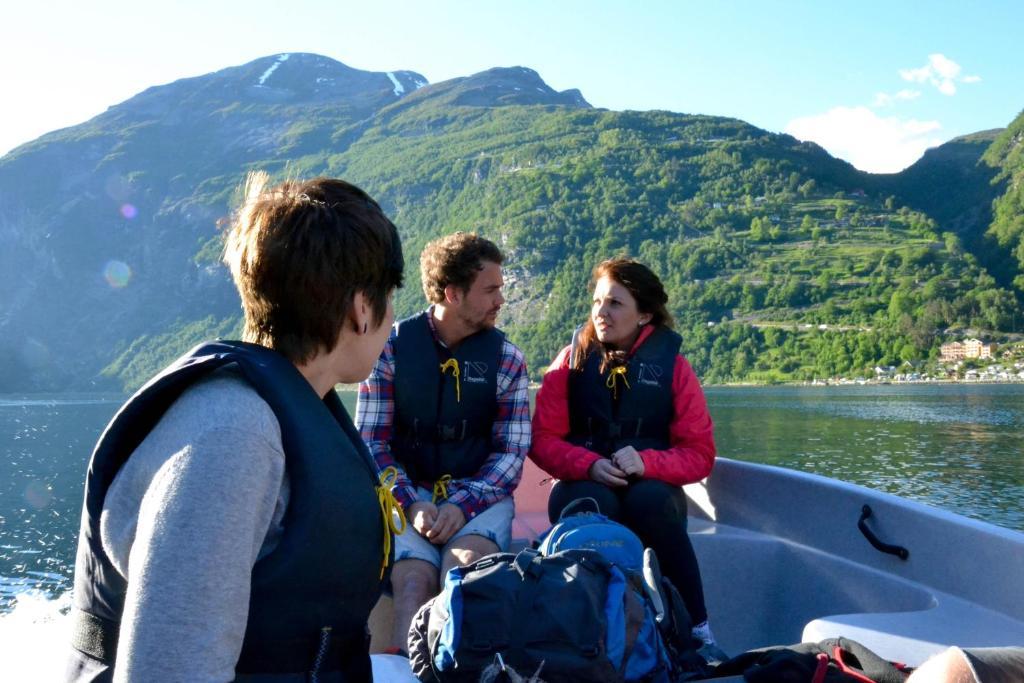 Grande Hytteutleige Og Camping Geiranger Ngoại thất bức ảnh